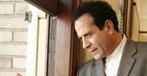 Tony Shalhoub w serialu ''BrainDead''