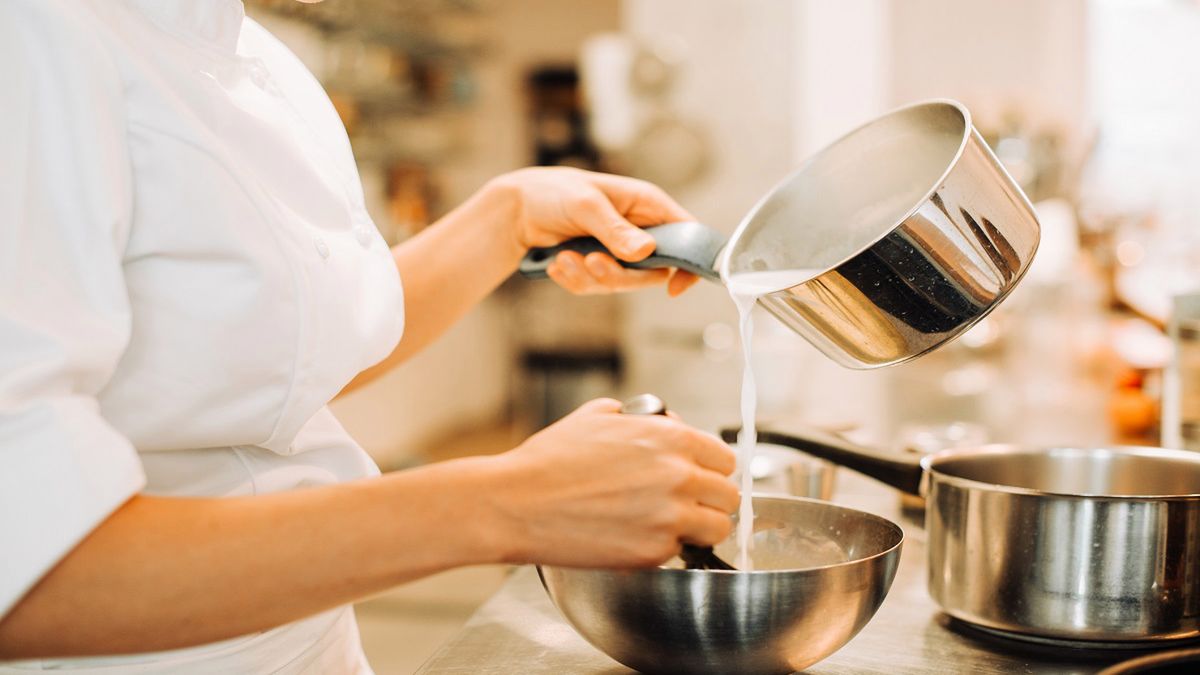 Przepis na domowy ser. Fot. Gettyimages