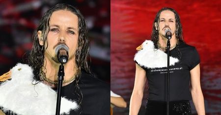 Michał Szpak Z KACZKĄ na ramieniu śpiewa na gali Medal Wolności Słowa (ZDJĘCIA)