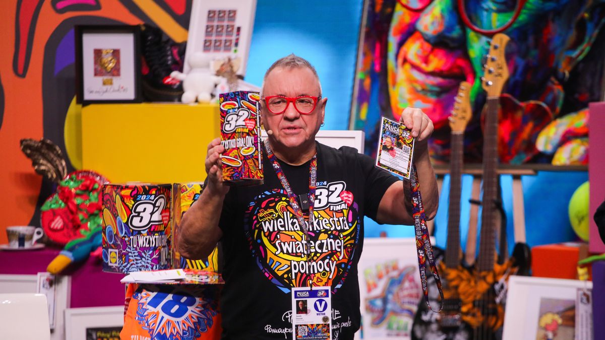 Warszawa, 26.01.2024. Prezes Fundacji Wielkiej Orkiestry Świątecznej Pomocy Jerzy Owsiak podczas konferencji prasowej w Warszawie, 26 bm. 32. Finał WOŚP odbędzie się 28 stycznia 2024 roku. Zbiórka będzie odbywać się pod hasłem �Tu wszystko gra OK!�, będzie poświęcona "płucom po pandemii". (ad) PAP/Albert Zawada