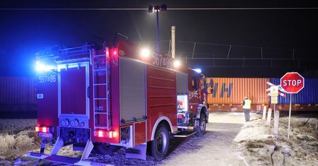 Tragiczny wypadek na Mazowszu. Pociąg towarowy uderzył w samochód