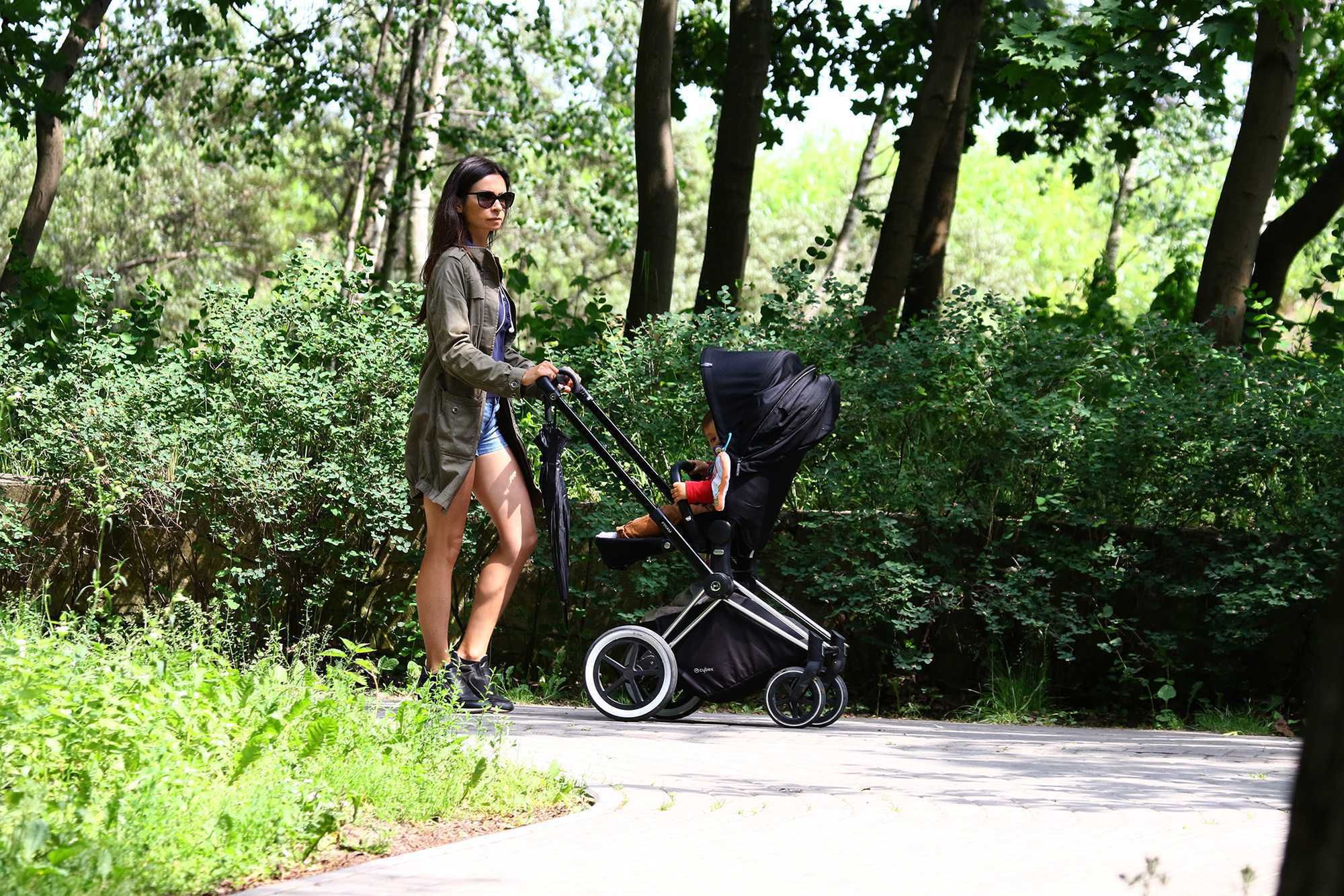 Marta Kaczyńska spacer z synem paparazzi
