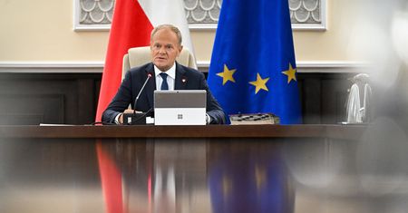 "Przerosła polityków PiS-u". Tusk o "sieci brudnych interesów"