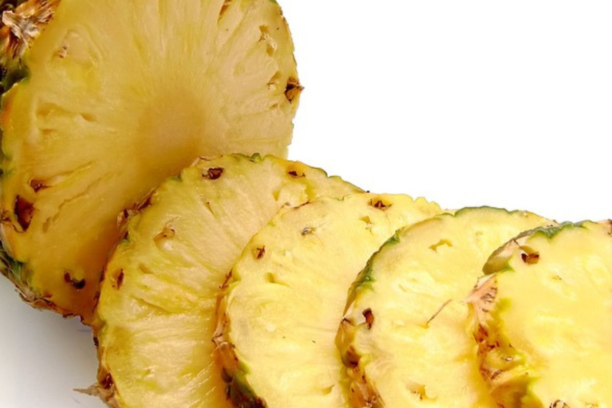 Ananas może okazać się doskonałym dodatkiem wielkanocnej sałatki 