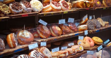 Tłusty czwartek 2023. Ile kosztują pączki w Lidlu, Biedronce i innych marketach?