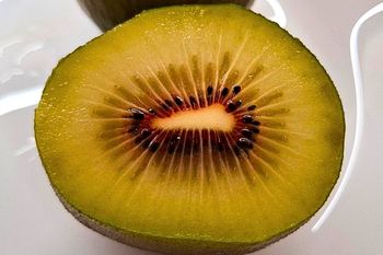 Wystarczy jedno dziennie. Infekcje będą cię omijać i szybko poczujesz luz w pasie