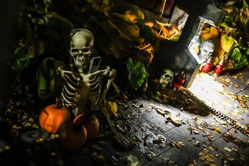 Ustka: Halloweenowy nordic walking. Charytatywne oblicze wydarzenia