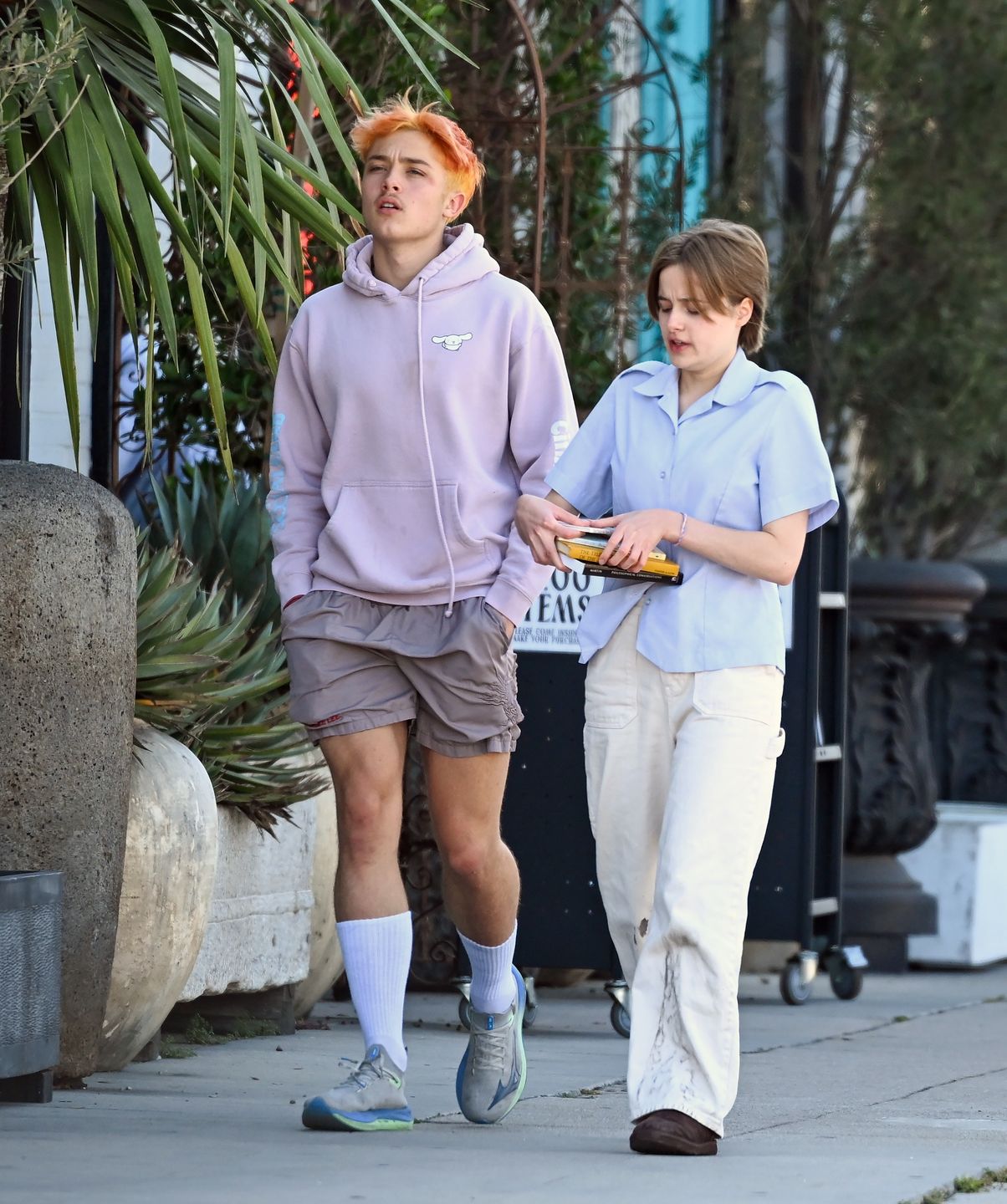 Knox i Vivienne Jolie-Pitt szwendają się razem po mieście