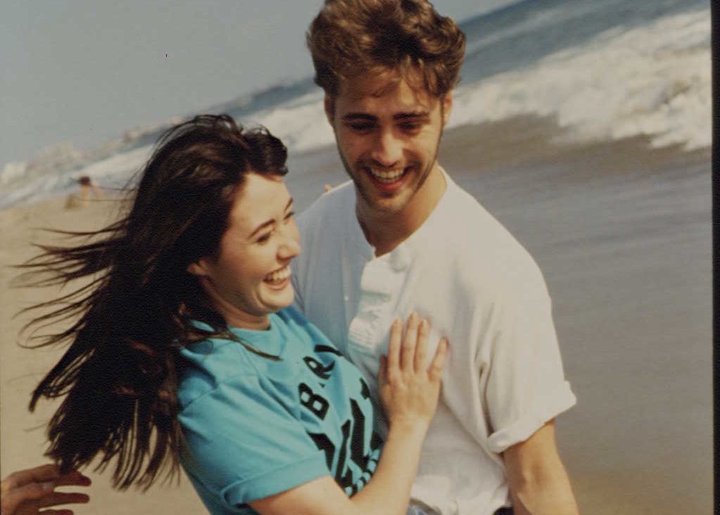 Shannen Doherty i Jason Priestley w 1990 roku