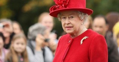 Królowa Elżbieta szuka specjalisty social media. Zapłaci 30 tys. funtów rocznie