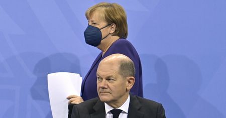 Koziński: Czy mężczyźni mogą być kanclerzami w Niemczech? Próbuje Olaf Scholz [OPINIA]