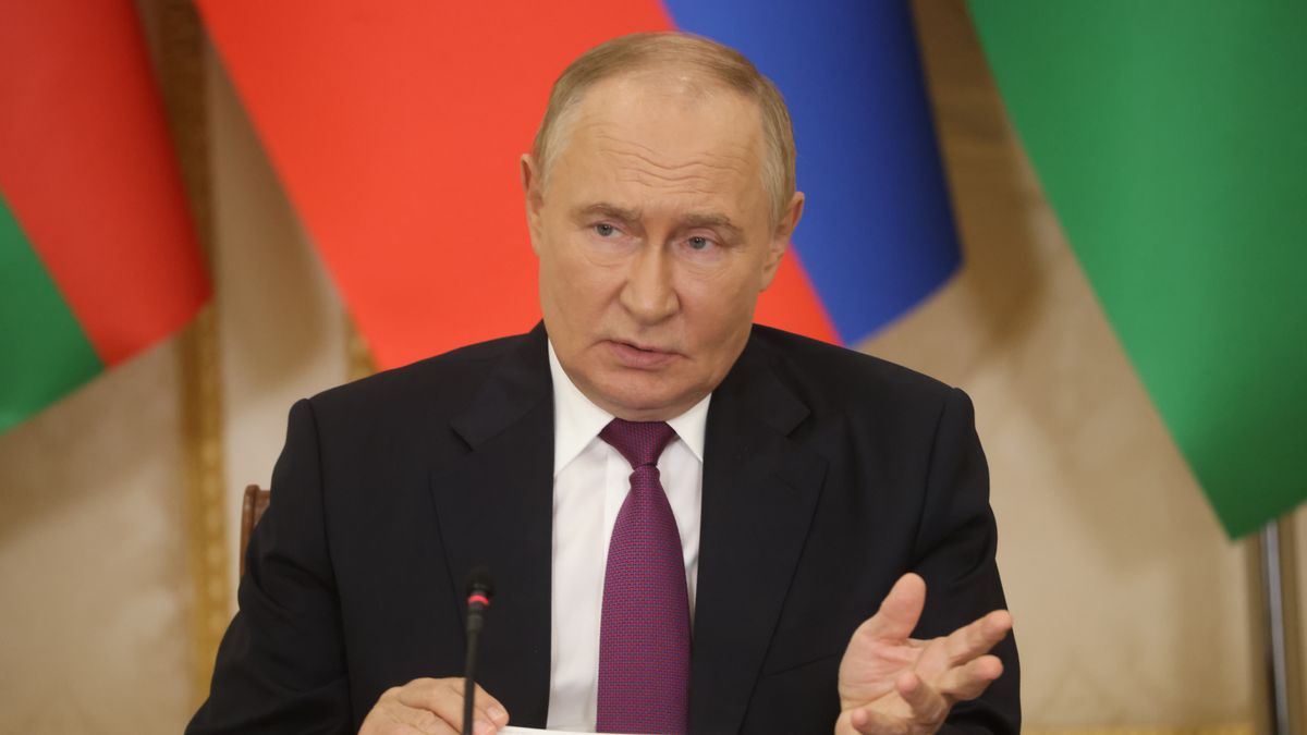 BAKU, AZERBAIJAN - AUGUST 19: (RUSSIA OUT) Russian President Vladimir Putin speaks during Russian-Azeri talks at the Zagulba State Residence, August 19, 2024, in Baku, Azerbaijan. Russian President Vladimir Putin is on a two-day official visit to Azerbaijan.  (Photo by Contributor/Getty Images)