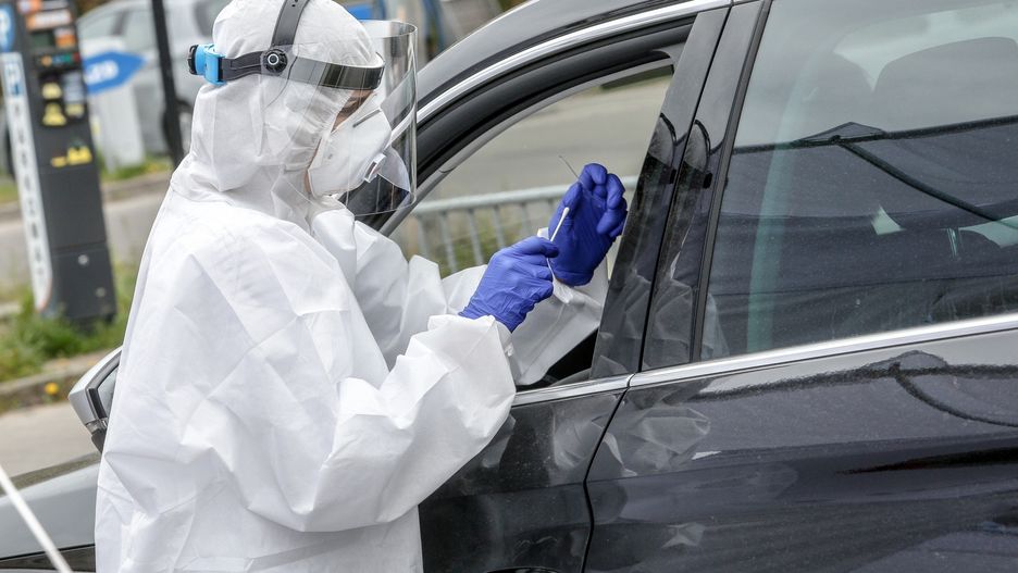 Koronawirus. Sondaż: coraz więcej osób boi się zakażenia