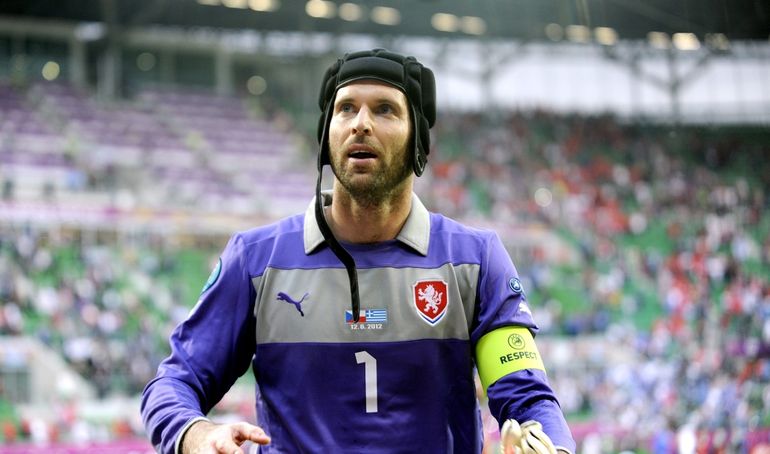 Petr Cech nie uniknął błędu w meczu z Islandią, ale mógł cieszyć się z trzech punktów