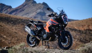 Najtańsza wersja modelu KTM 1290 Super Adventure w drodze. Czego w niej zabraknie?