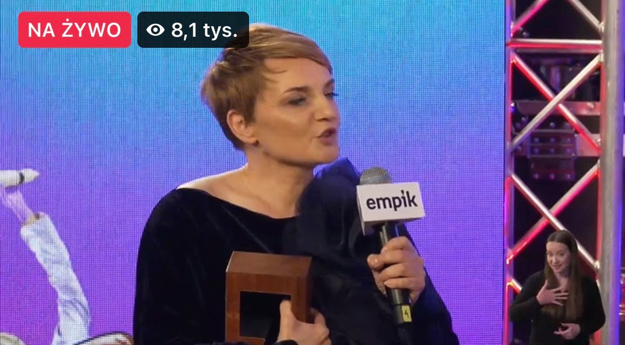 Tłumaczka języka migowego - Bestsellery Empiku 2021