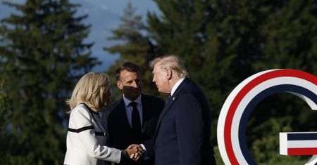 "Żelazny" uścisk Trumpa w akcji. Brigitte Macron nie mogła się uwolnić