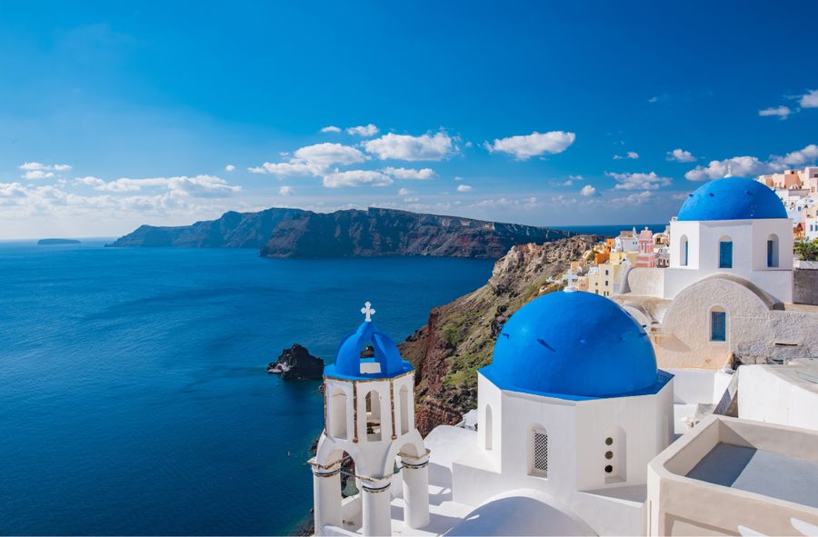 A new crisis will hit Greece in the peak tourist season