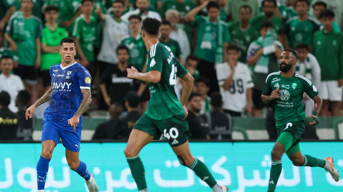 Getty Images / Yasser Bakhsh / Joao Cancelo i piłkarze Al Ahli