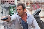 ''How I Spent My Summer Vacation'': Mel Gibson z bronią w ręku [foto]