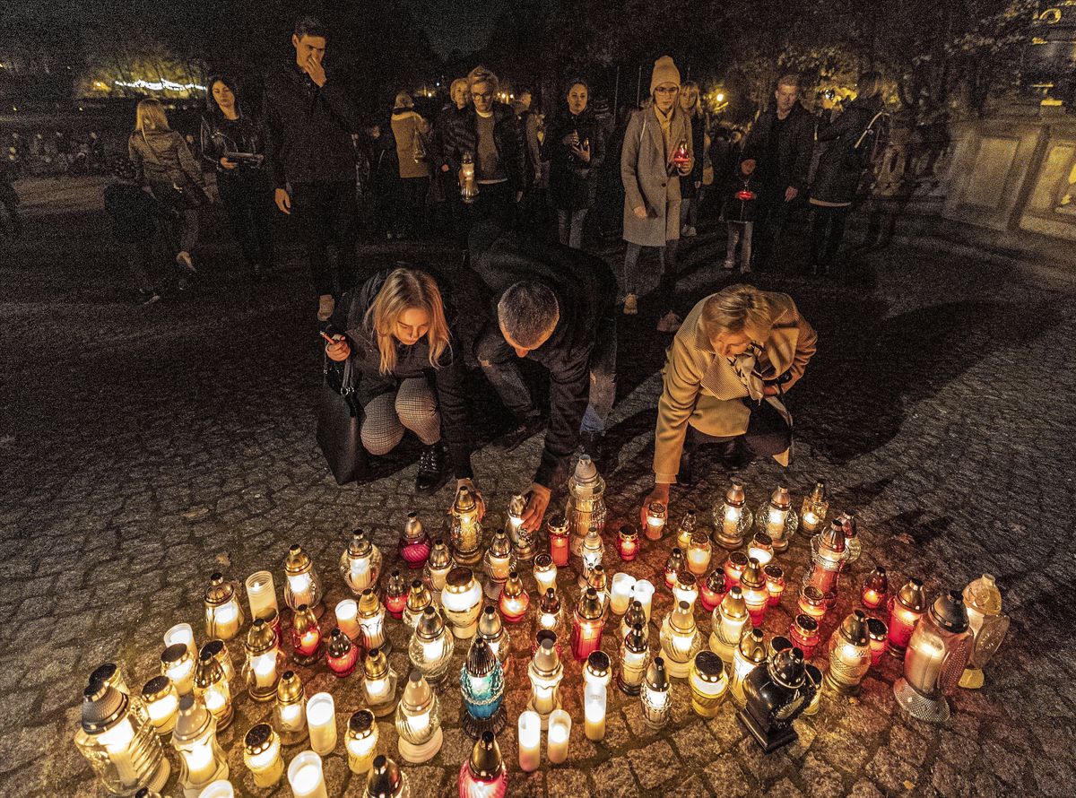 Ani jednej więcej - protest w Pszczynie po ujawnieniu okoliczności śmierci 30-letniej pacjentki szpitala
