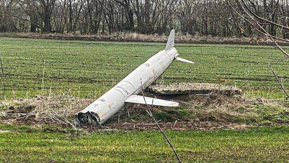 Szczątki pocisku manewrującego Ch-55/555. 