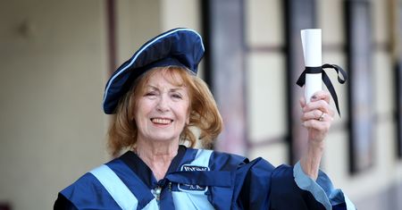 83-latka zdobyła tytuł magistra. "Nigdy nie jesteś na to za stary"