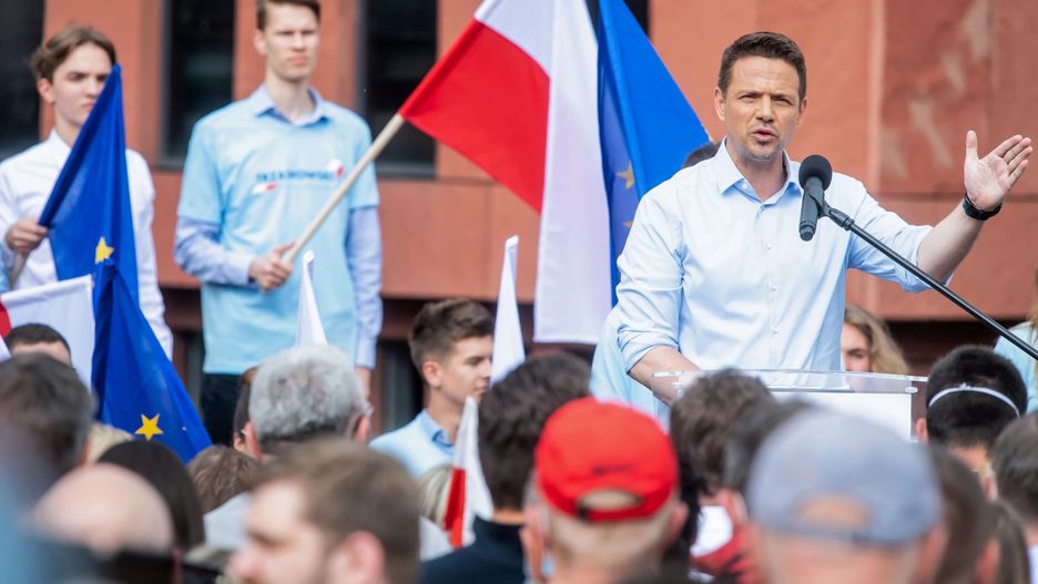 Wybory 2020. Rafał Trzaskowski odpowiada TVP. "Ucho od śledzia"