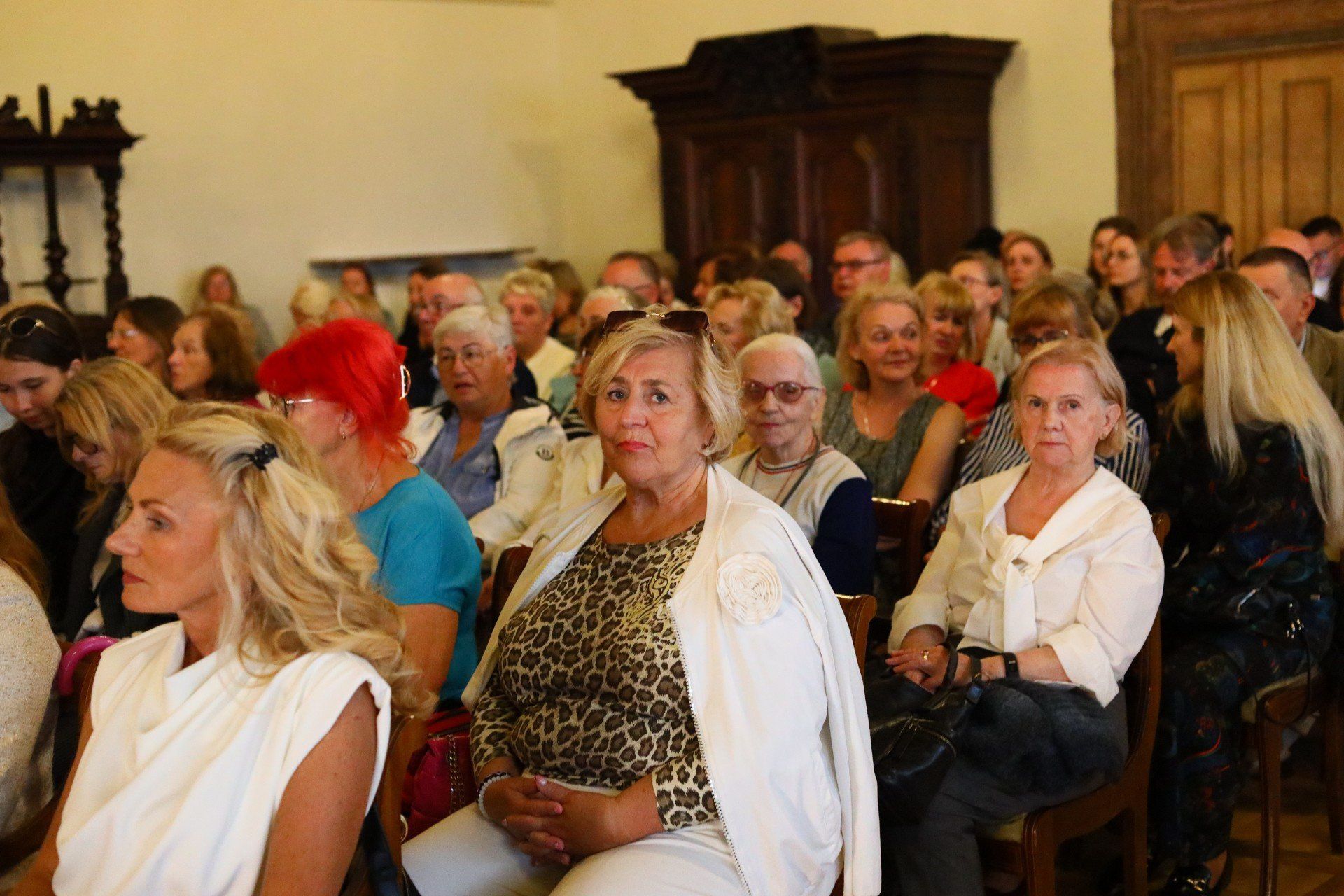 Uczestnicy koncertu rozkoszowali się muzyką fortepianową w ikonicznej Sali Portretowej dawnego Pałacu Biskupów Krakowskich 