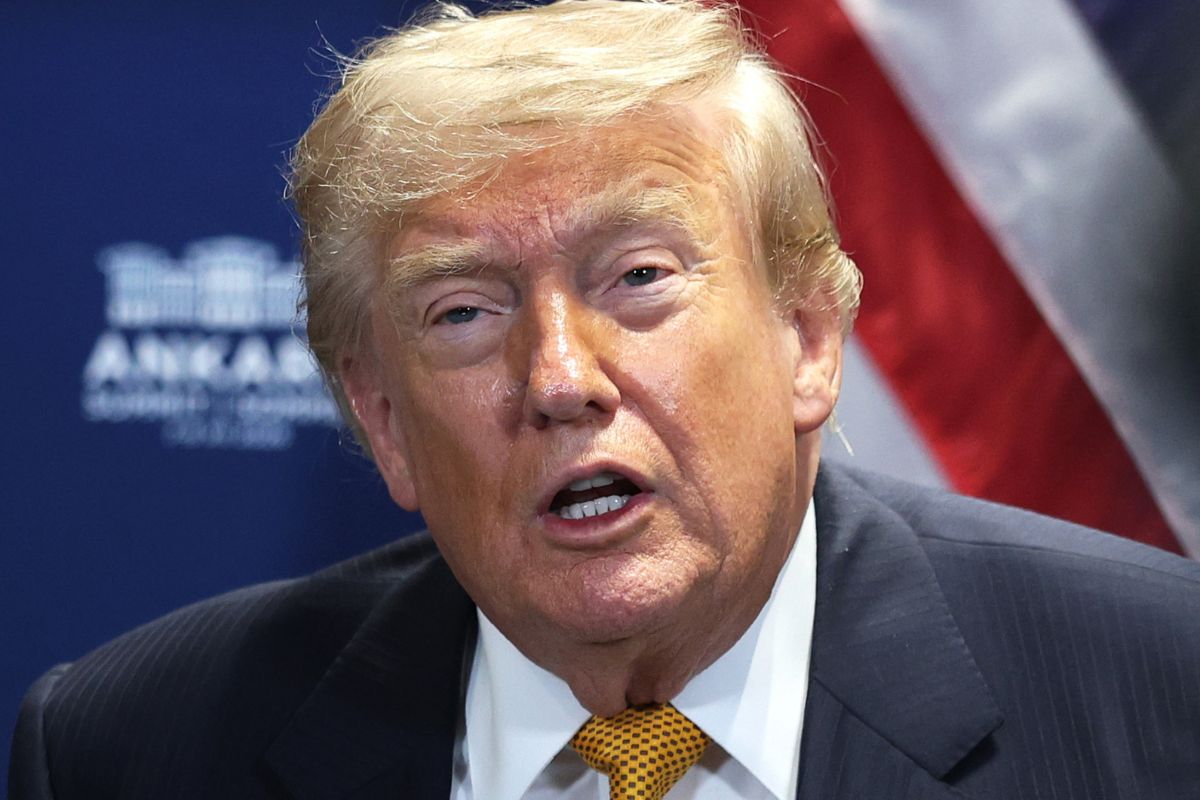 Pracownik Trumpa obstawiał przemówienia. Śledczy liczą 100 tys. dol. zysku