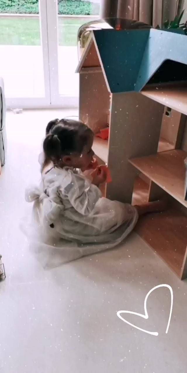 Klara Lewandowska w pięknej sukience