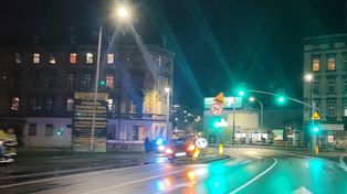 Bytom: Kierowca uderzył w znak na wysepce. Zapłaci mandat