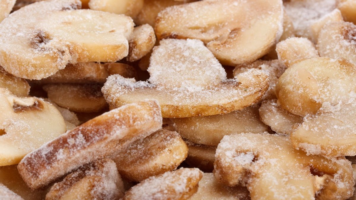 Zanim zamrozisz grzyby, pamiętaj o ważnej czynności.