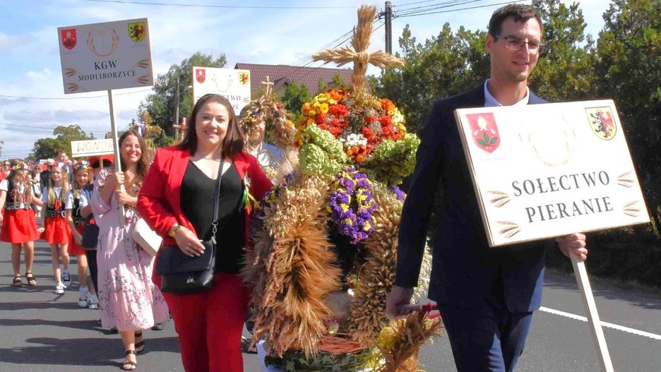 Podczas uroczystości z okazji święta plonów przez miejscowości powiatów inowrocławskiego i mogileńskiego przejdą dożynkowe orszaki. Odbędą się konkursy na najładniejszy dożynkowy wieniec. Nie zabraknie muzyki, dobrego jadła i potańcówek