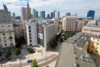 Mają dość Airbnb w bloku. Horror w wieżowcu w Warszawie