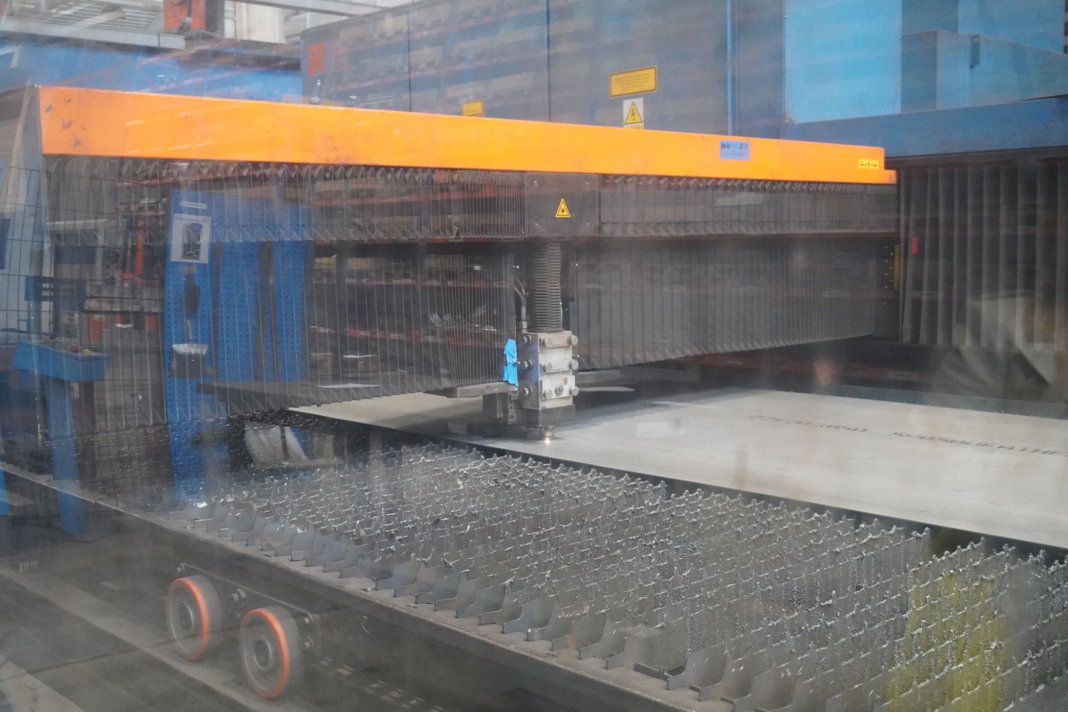 Maszyna do wycinania elementów z metalowych blach