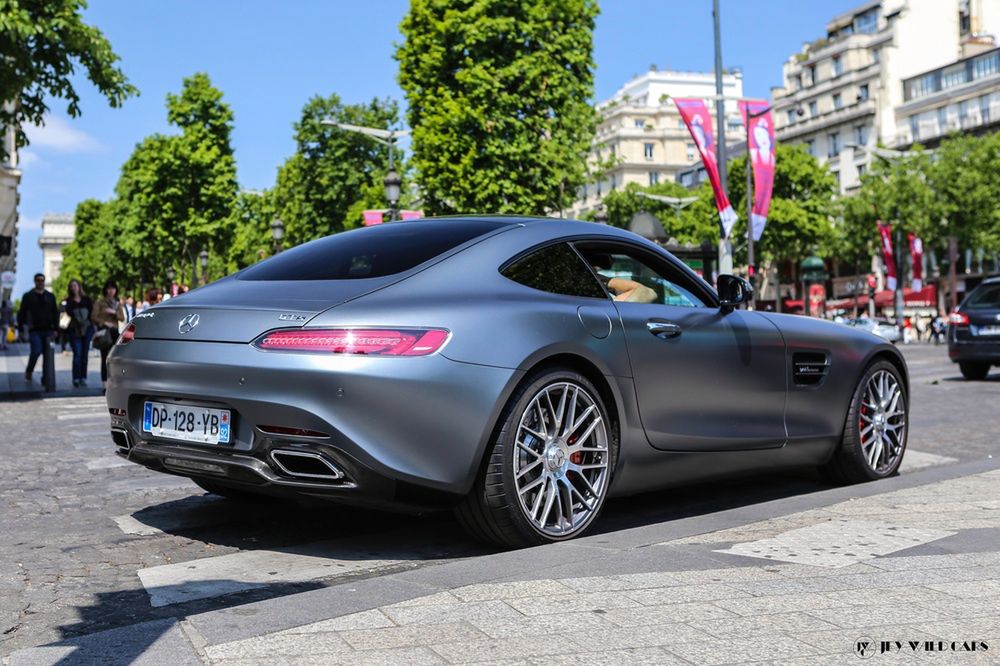 Jey Wild fotografuje supersamochody na ulicach Wrocławia, Londynu i Paryża 8