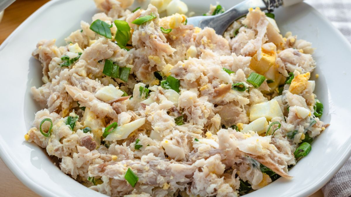 Sałatka z makreli i jajek