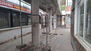 Lublin: Targ na Wileńskiej niszczeje. Kładka zamknięta, a remont tylko w planach