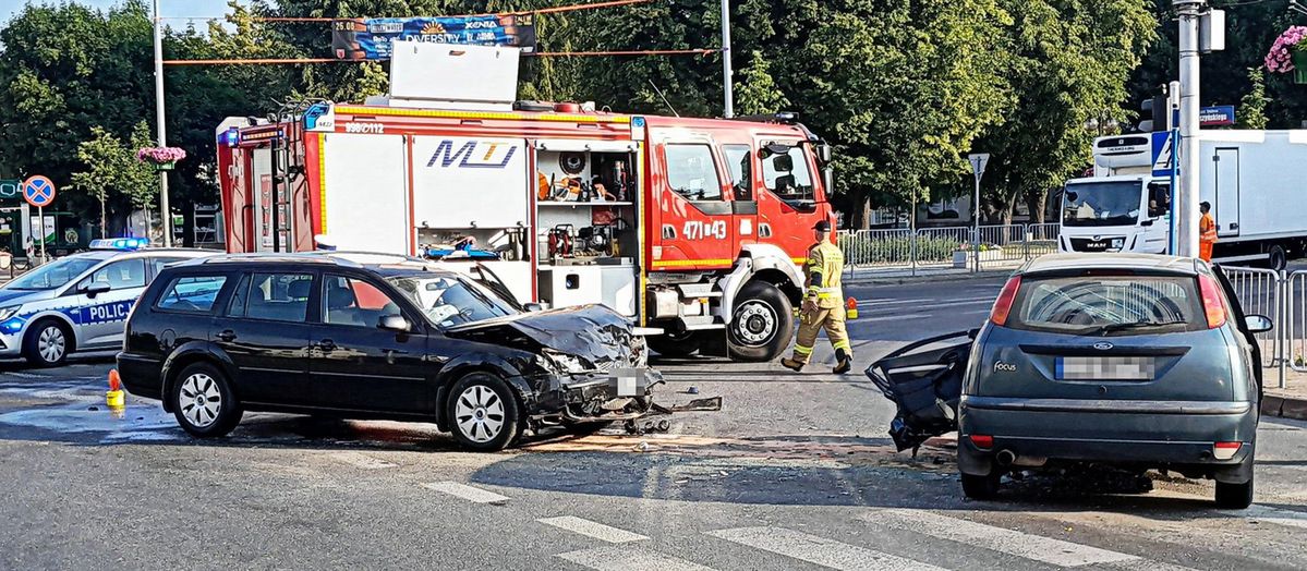 Groźny wypadek w Łukowie. Kamera monitoringu nagrała moment zderzenia