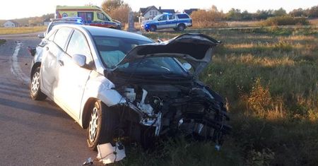 Wypadek w Radomicach: 2 osoby w szpitalu