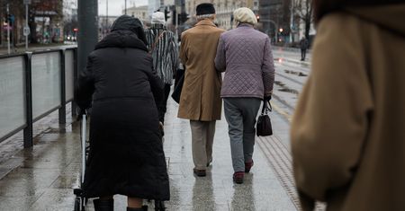 Ruszają wypłaty czternastych emerytur. Ile dostaną seniorzy?