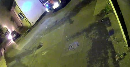 Nocny pożar BMW w centrum Lublina. Straty wyceniono na 27 tys. zł. Mamy nagranie z chwil przed przyjazdem straży pożarnej