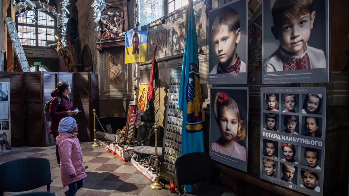 Lwów, Ukraina, Kościół Świętych Apostołów Piotra i Pawła we Lwowie.   