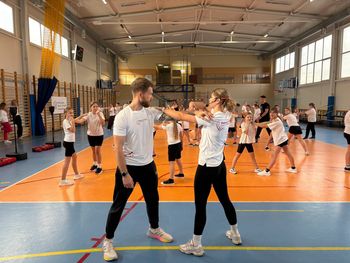 Trening z mistrzynią boksu w Kikole. Torunianka Aneta Rygielska spotkała się z młodzieżą
