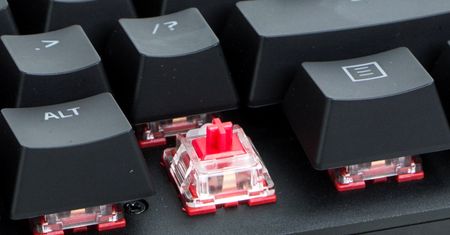 Słyszalny klik czy błyskawiczna szybkość? Jaki rodzaj przełączników w klawiaturze mechanicznej spełni Twoje oczekiwania?