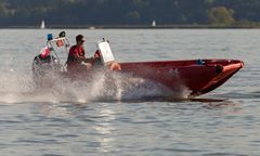 Silny wiatr na Mazurach. Żeglarze w tarapatach