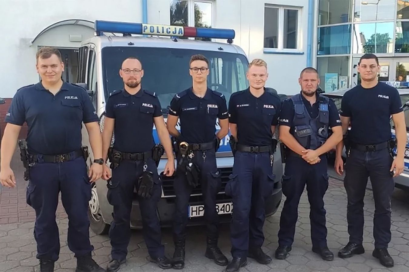 Mieli pilnować kibiców. Policjanci uratowali życie 2-letniego chłopca