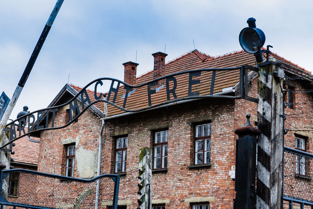 Miejsca pamięci w Polsce. Historia, której nie wolno zapomnieć