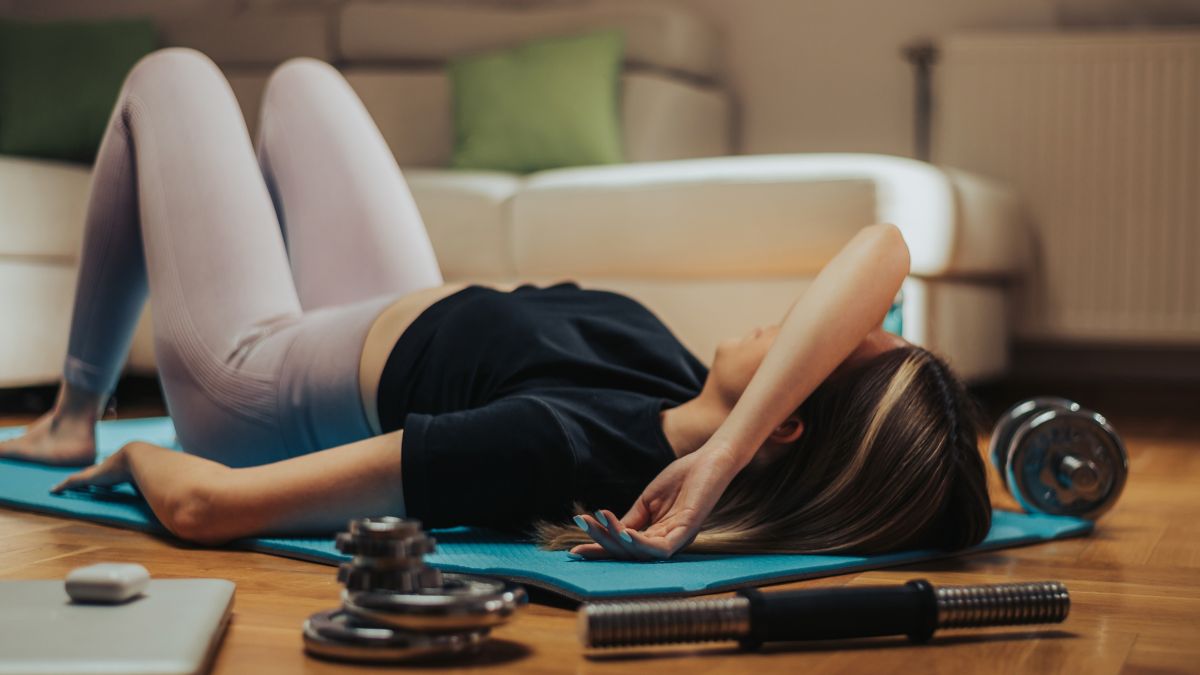 Kobieta zniechęcona do treningu.